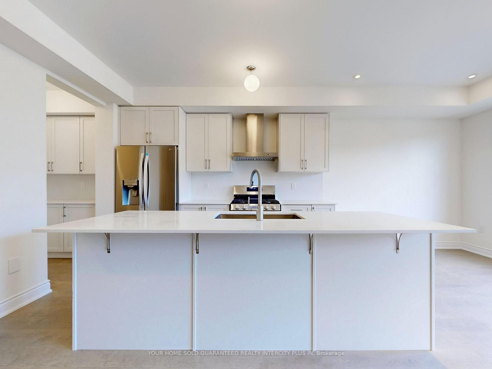 Photo 20 of 124 Tennant Circle, Vaughan, Vellore Village — HOMEH