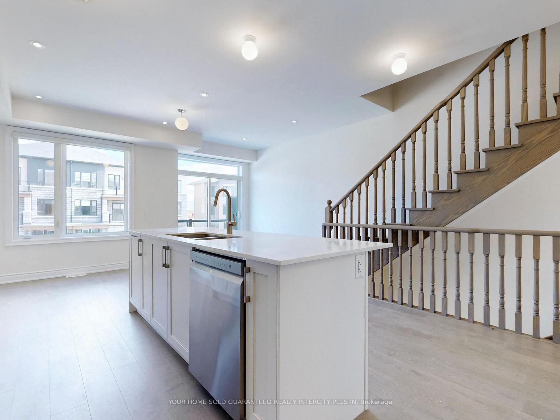 Photo 22 of 124 Tennant Circle, Vaughan, Vellore Village — HOMEH