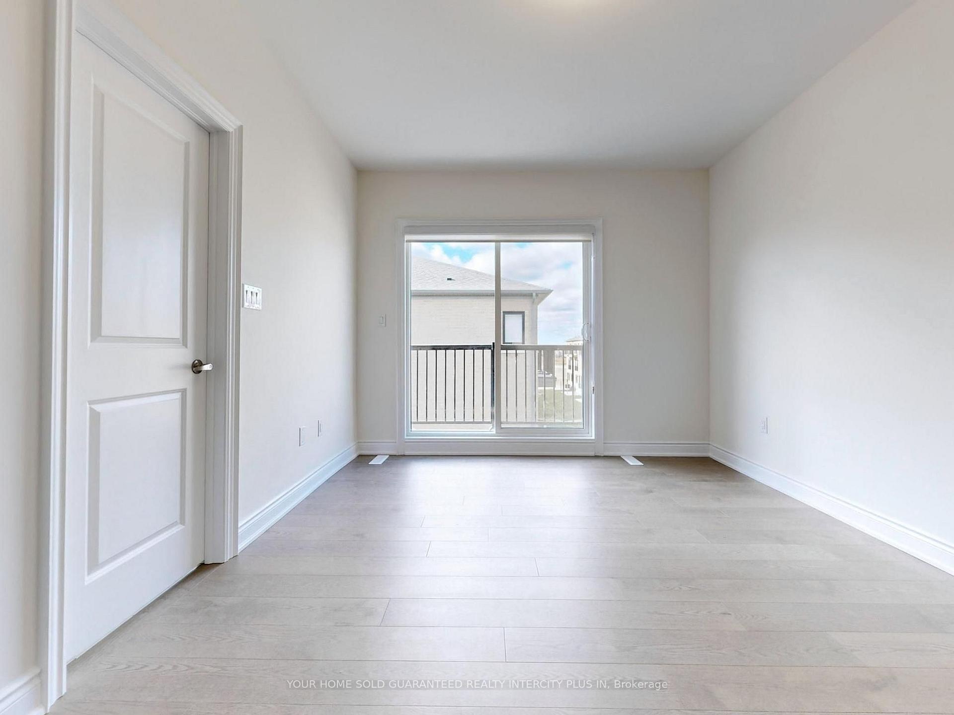 Photo 29 of 124 Tennant Circle, Vaughan, Vellore Village — HOMEH