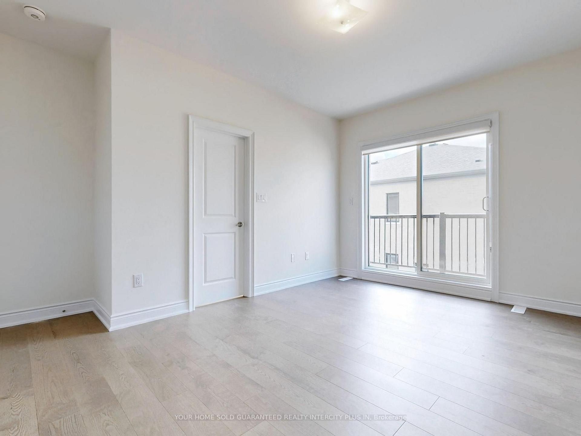 Photo 30 of 124 Tennant Circle, Vaughan, Vellore Village — HOMEH