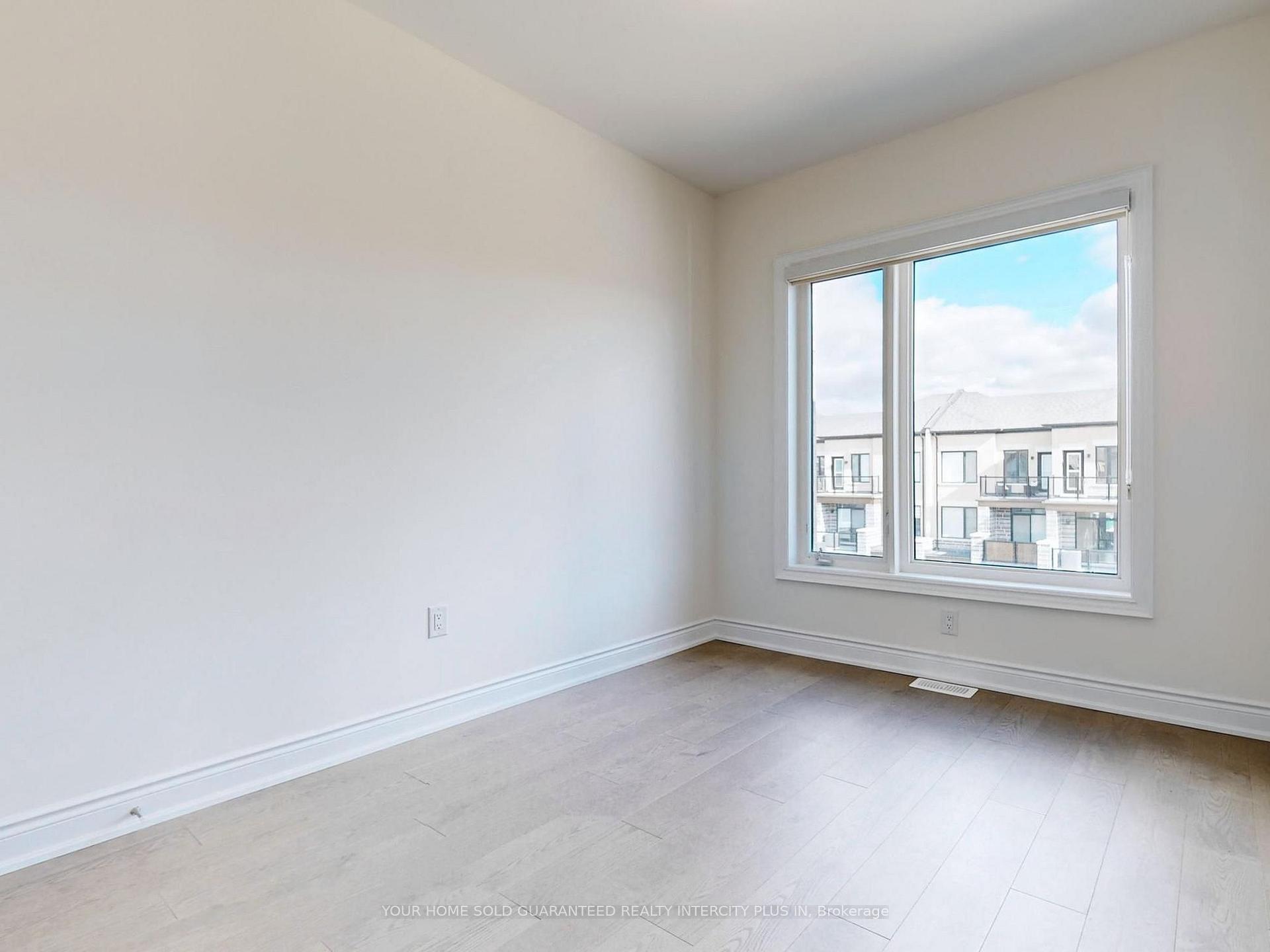 Photo 34 of 124 Tennant Circle, Vaughan, Vellore Village — HOMEH