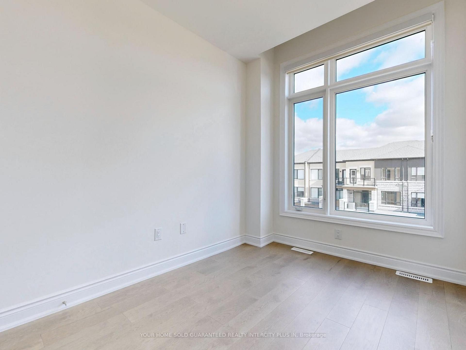 Photo 37 of 124 Tennant Circle, Vaughan, Vellore Village — HOMEH