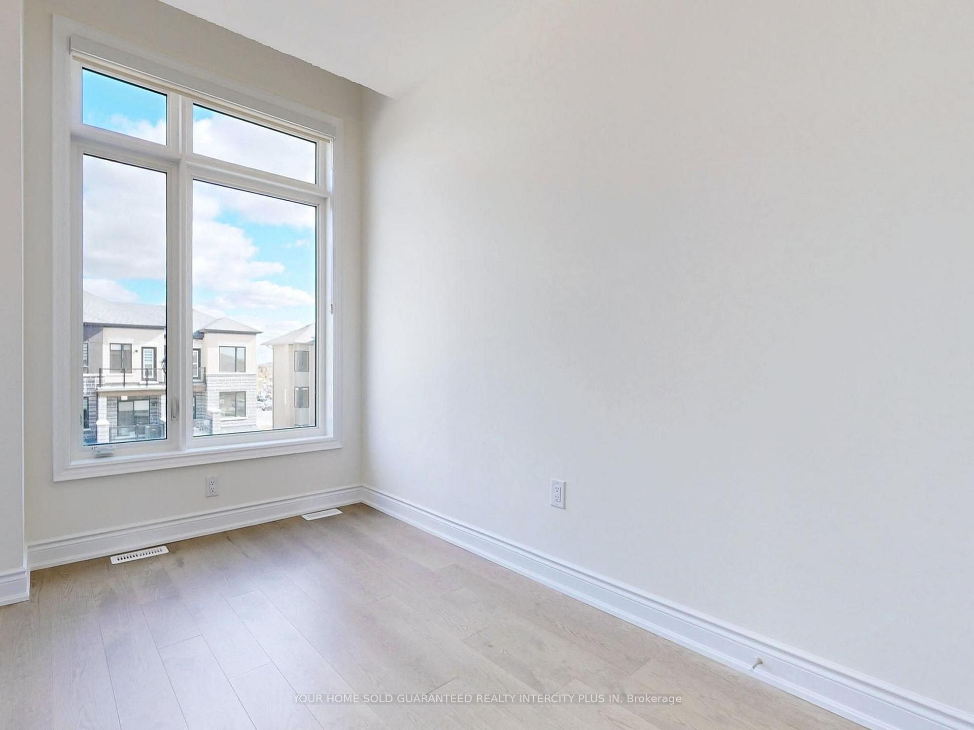 Photo 38 of 124 Tennant Circle, Vaughan, Vellore Village — HOMEH
