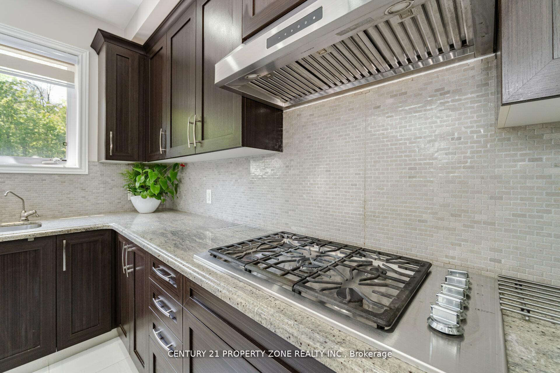 Photo 21 of 8 Teal Crest Circle, Brampton, Credit Valley — HOMEH