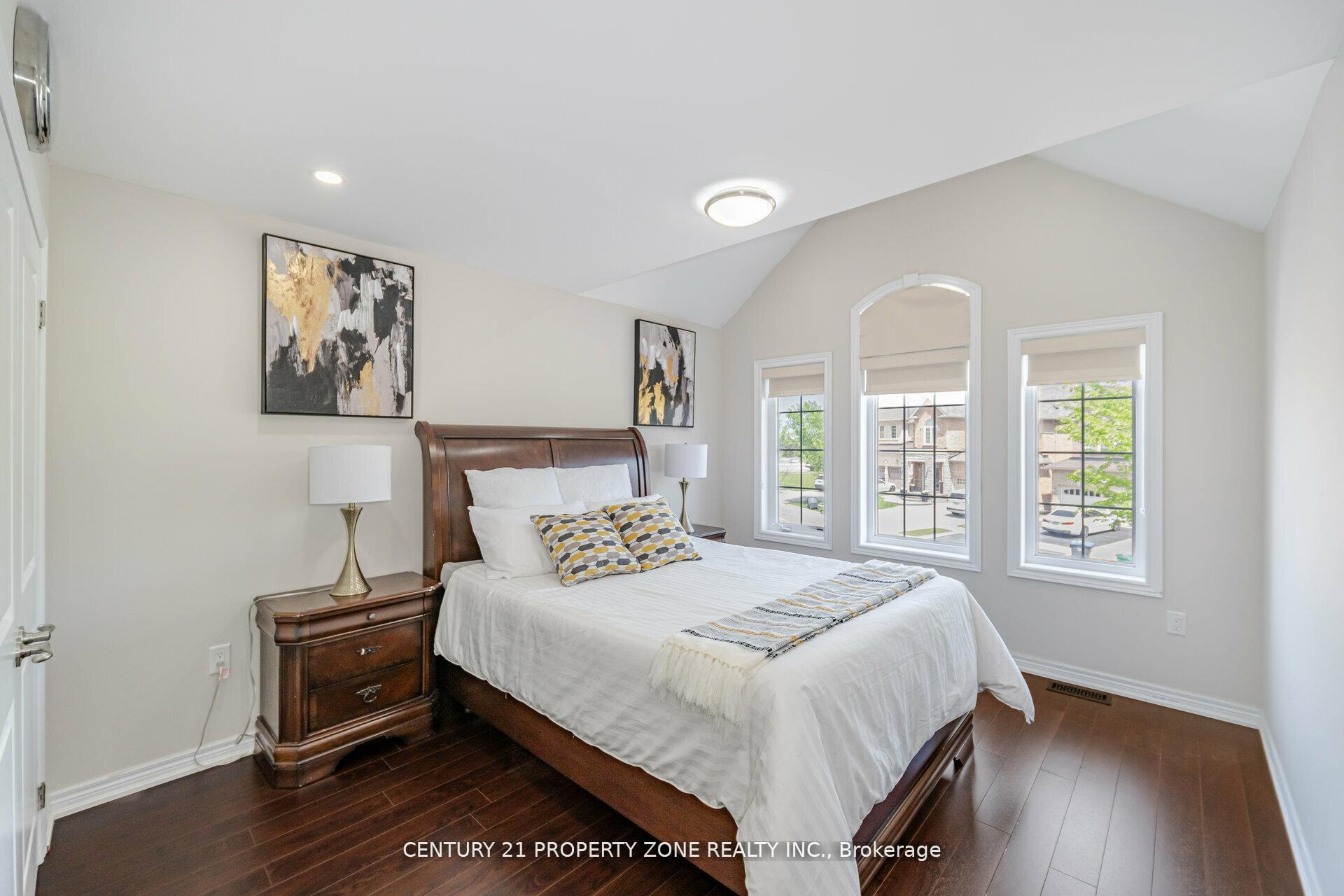 Photo 37 of 8 Teal Crest Circle, Brampton, Credit Valley — HOMEH