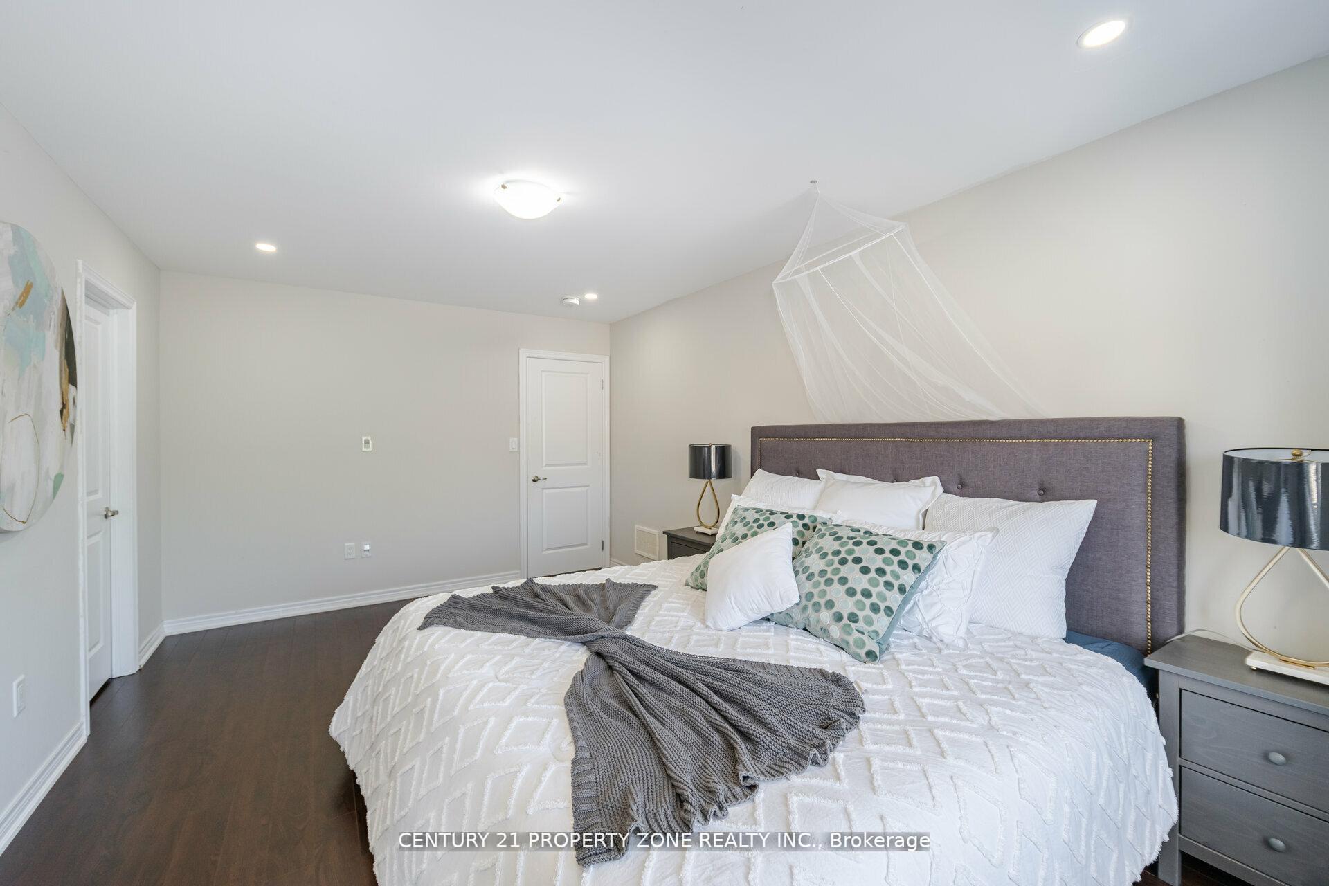 Photo 39 of 8 Teal Crest Circle, Brampton, Credit Valley — HOMEH