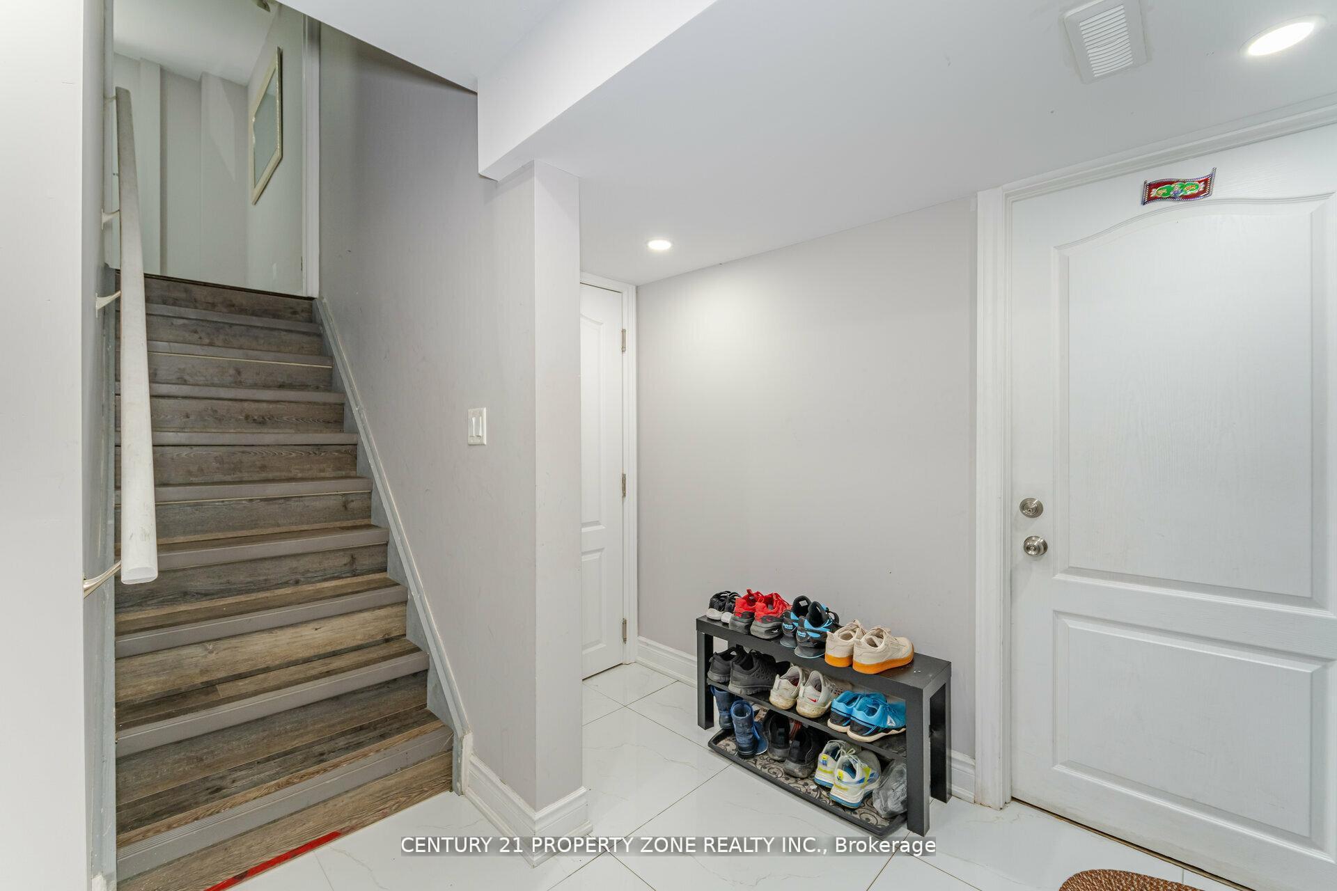 Photo 45 of 8 Teal Crest Circle, Brampton, Credit Valley — HOMEH