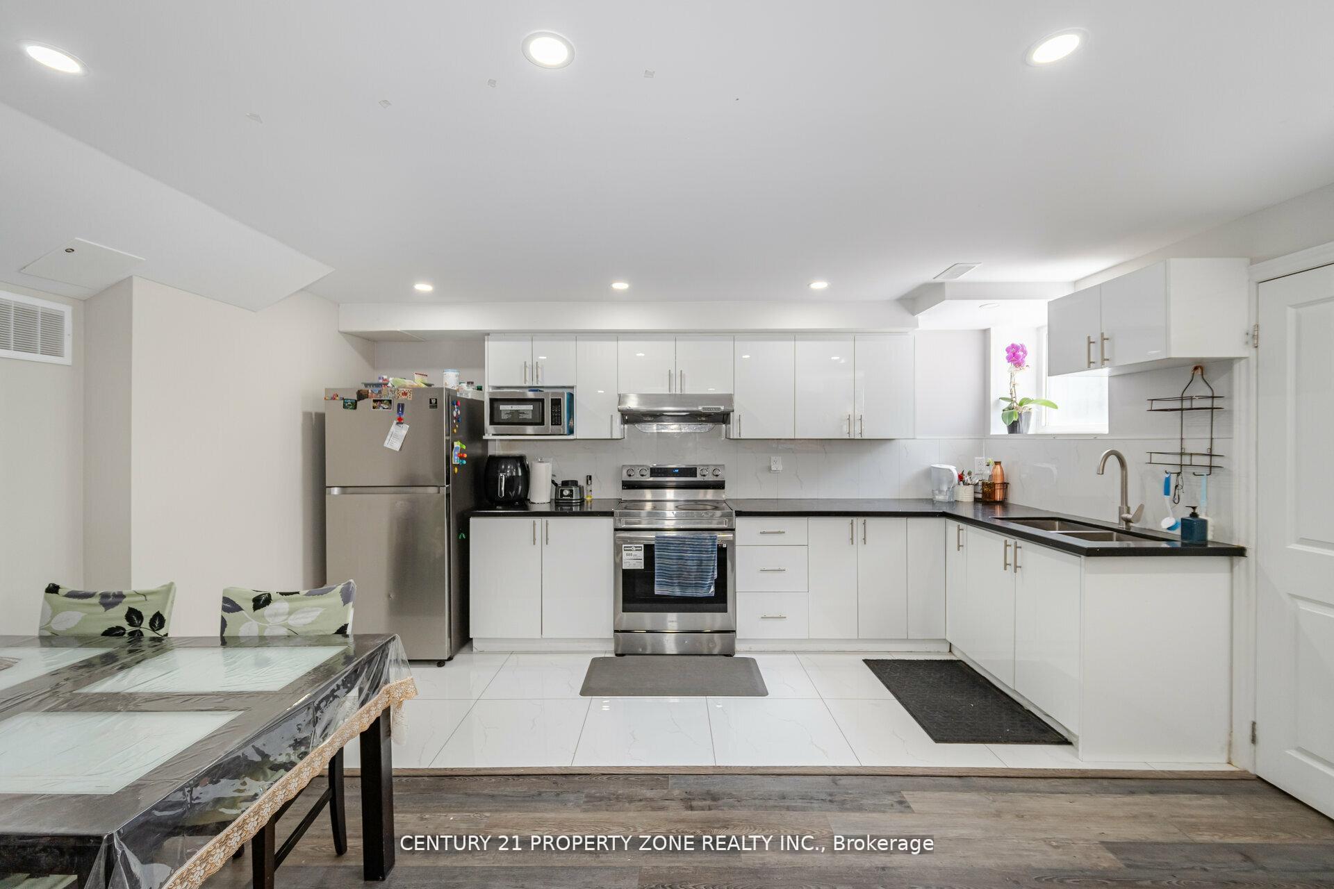 Photo 46 of 8 Teal Crest Circle, Brampton, Credit Valley — HOMEH