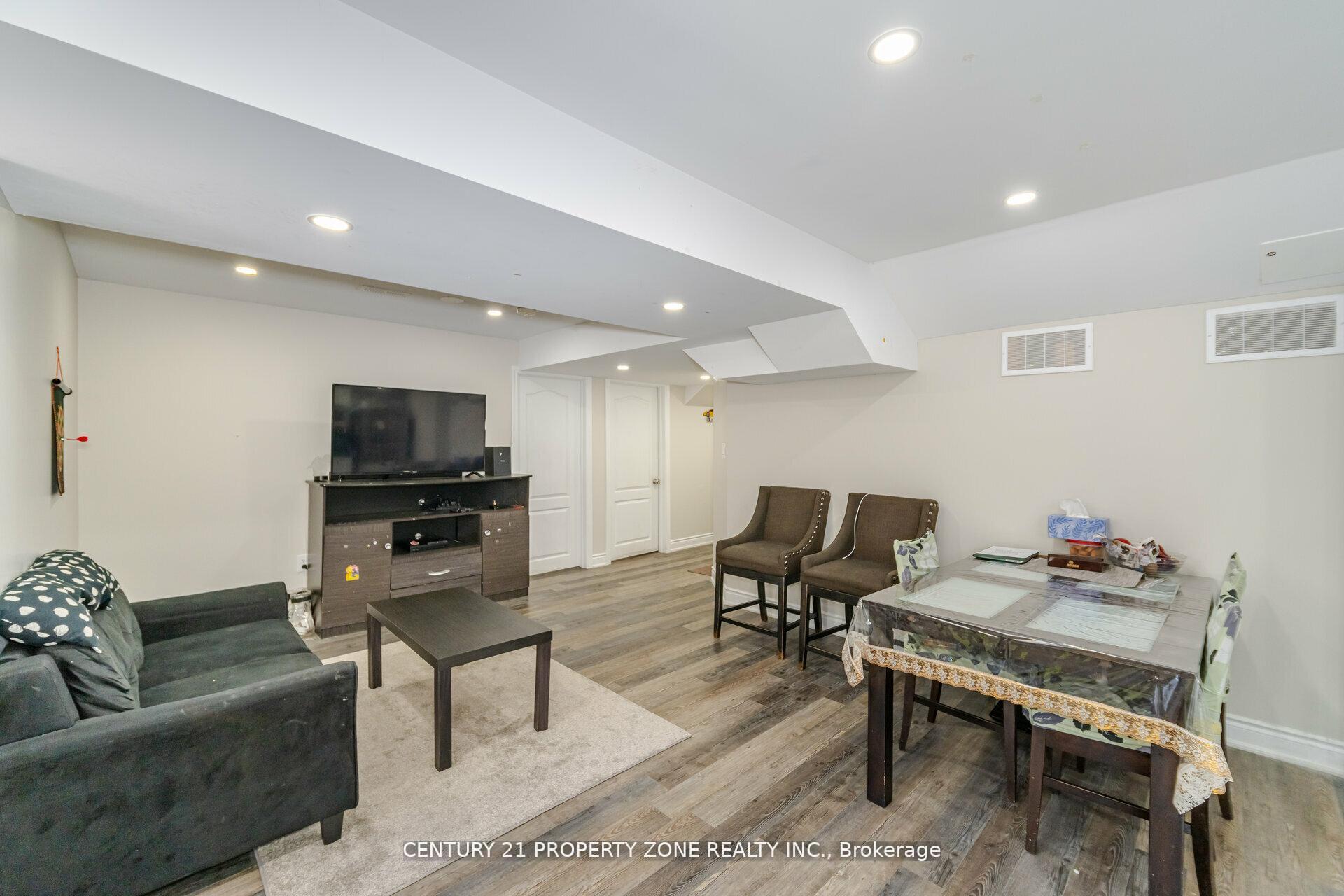 Photo 47 of 8 Teal Crest Circle, Brampton, Credit Valley — HOMEH