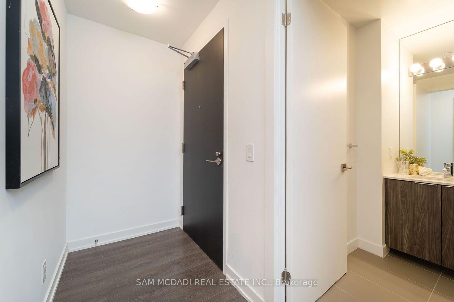 Photo 4 of Unit 301, 609 Avenue Road, Toronto, Yonge-St. Clair — HOMEH