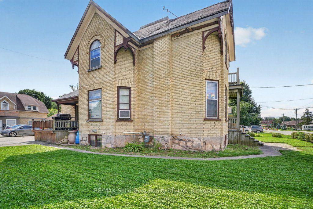 Photo 2 of 569 Frederick Street, Kitchener, Rosemount — HOMEH