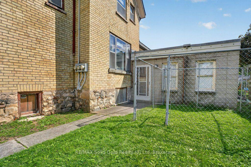 Photo 5 of 569 Frederick Street, Kitchener, Rosemount — HOMEH