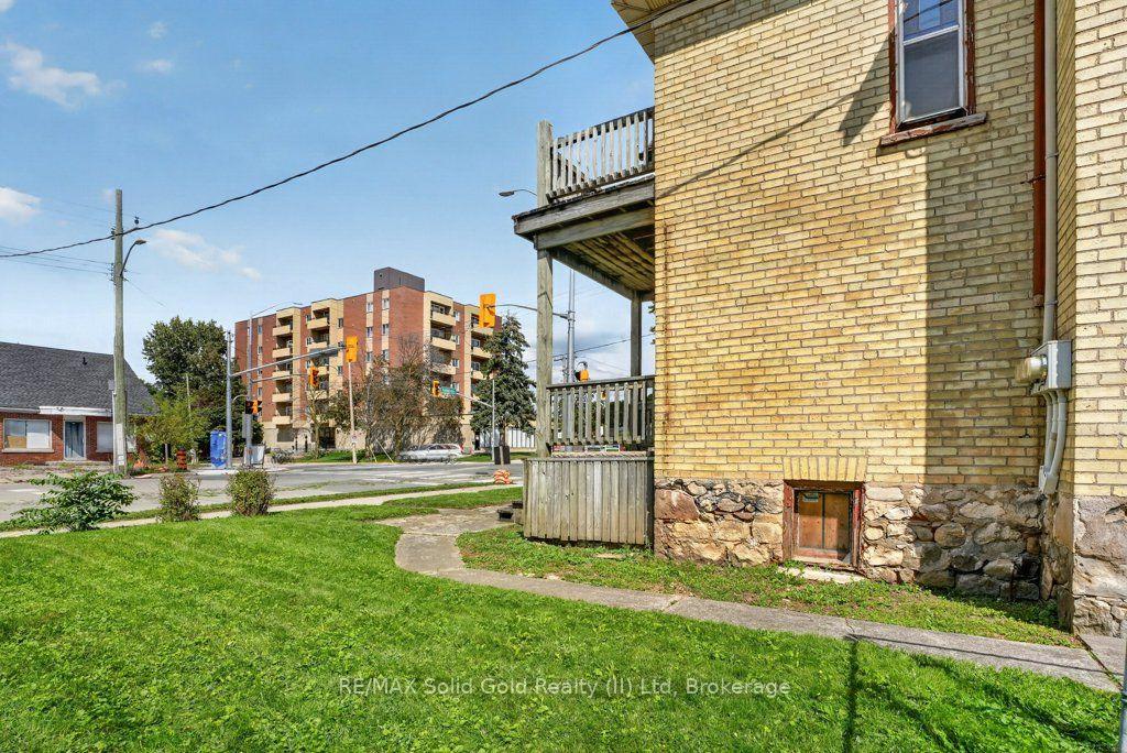 Photo 6 of 569 Frederick Street, Kitchener, Rosemount — HOMEH