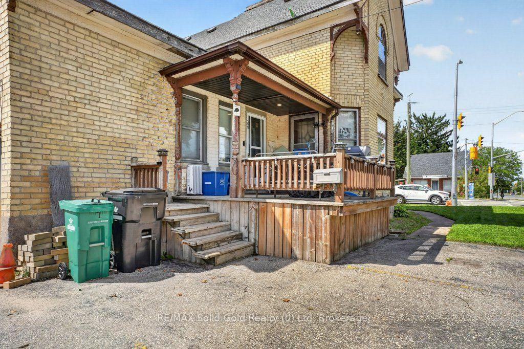 Photo 10 of 569 Frederick Street, Kitchener, Rosemount — HOMEH