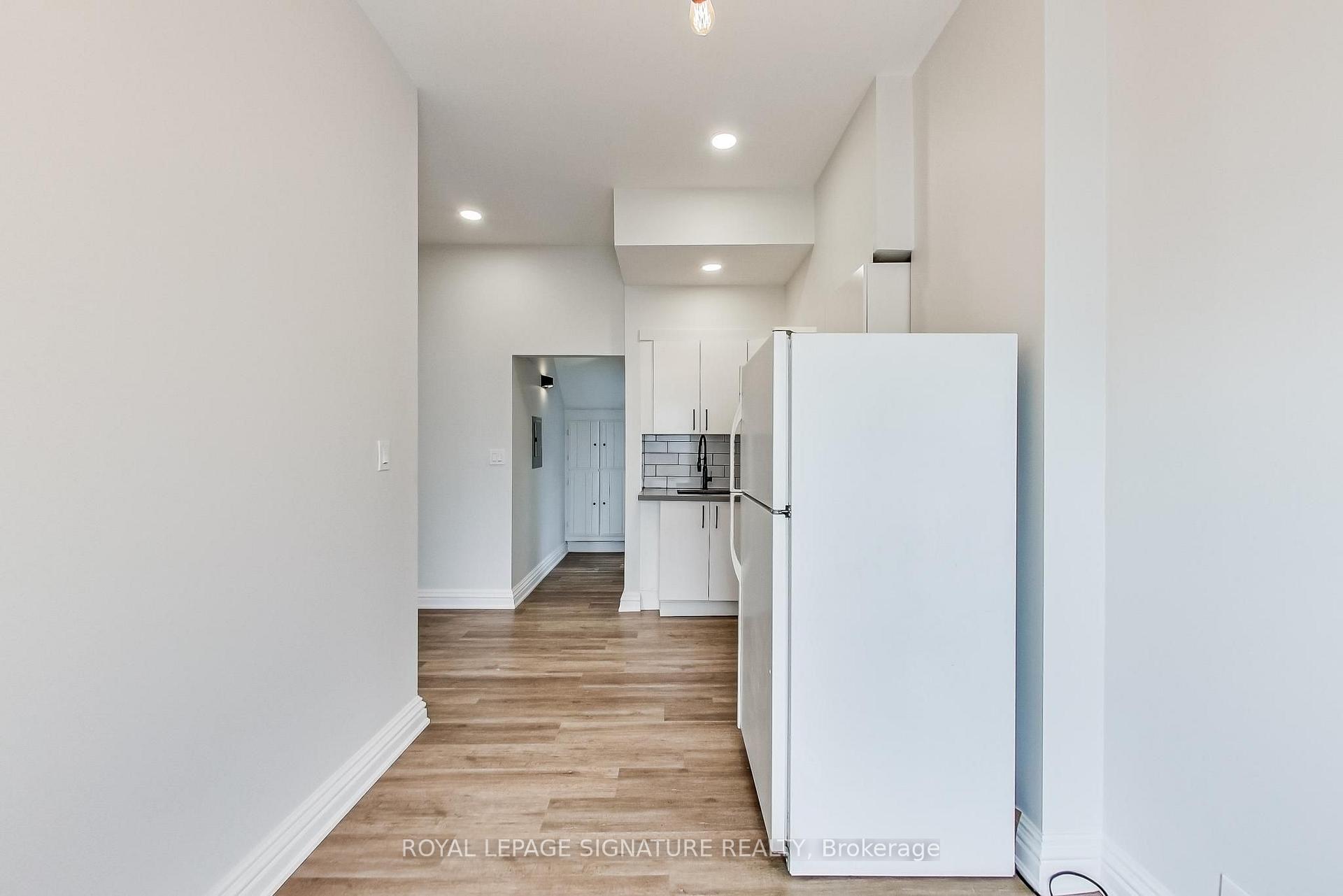 Photo 14 of Unit 2, 102 West Avenue S, Hamilton, Corktown — HOMEH