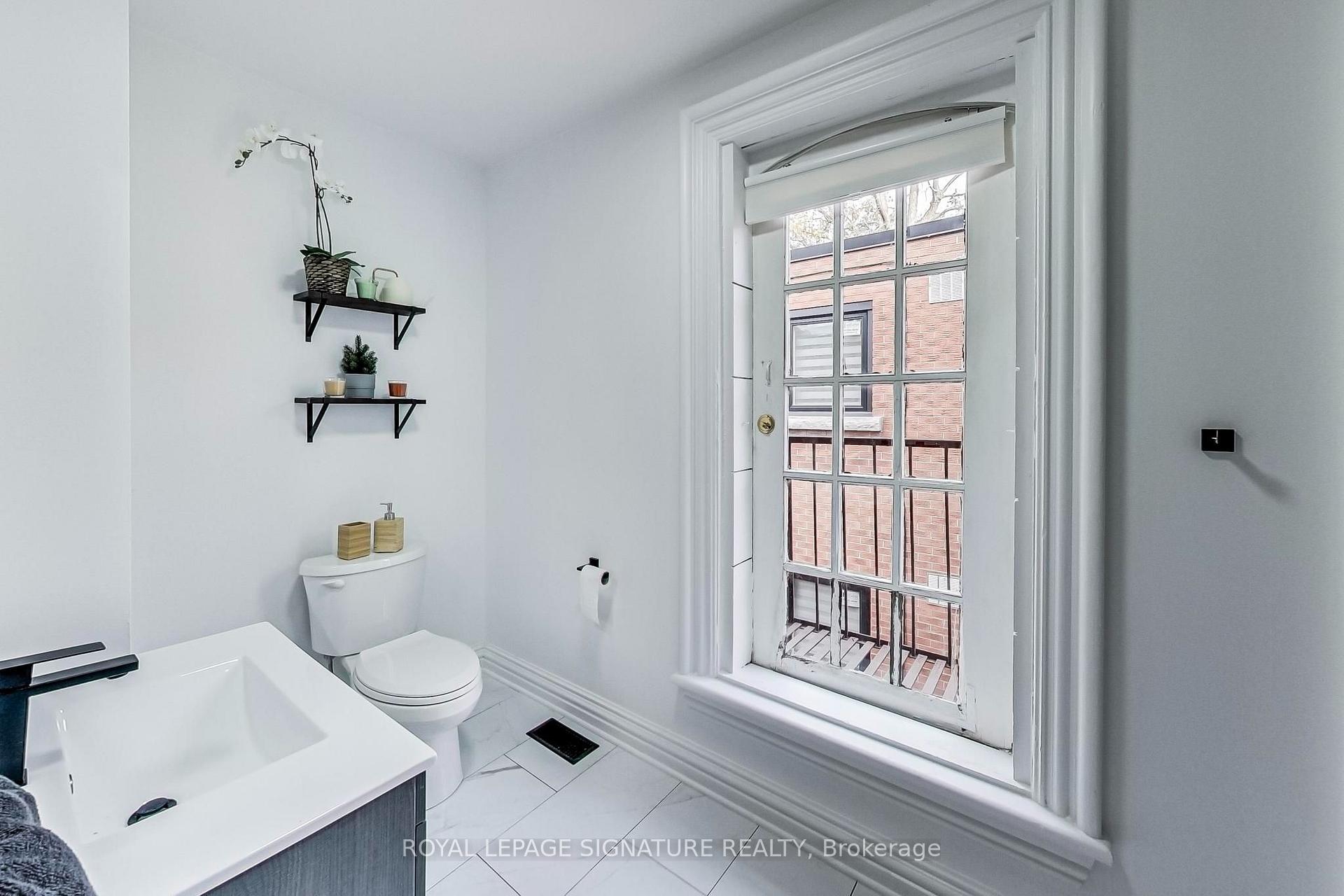 Photo 16 of Unit 2, 102 West Avenue S, Hamilton, Corktown — HOMEH