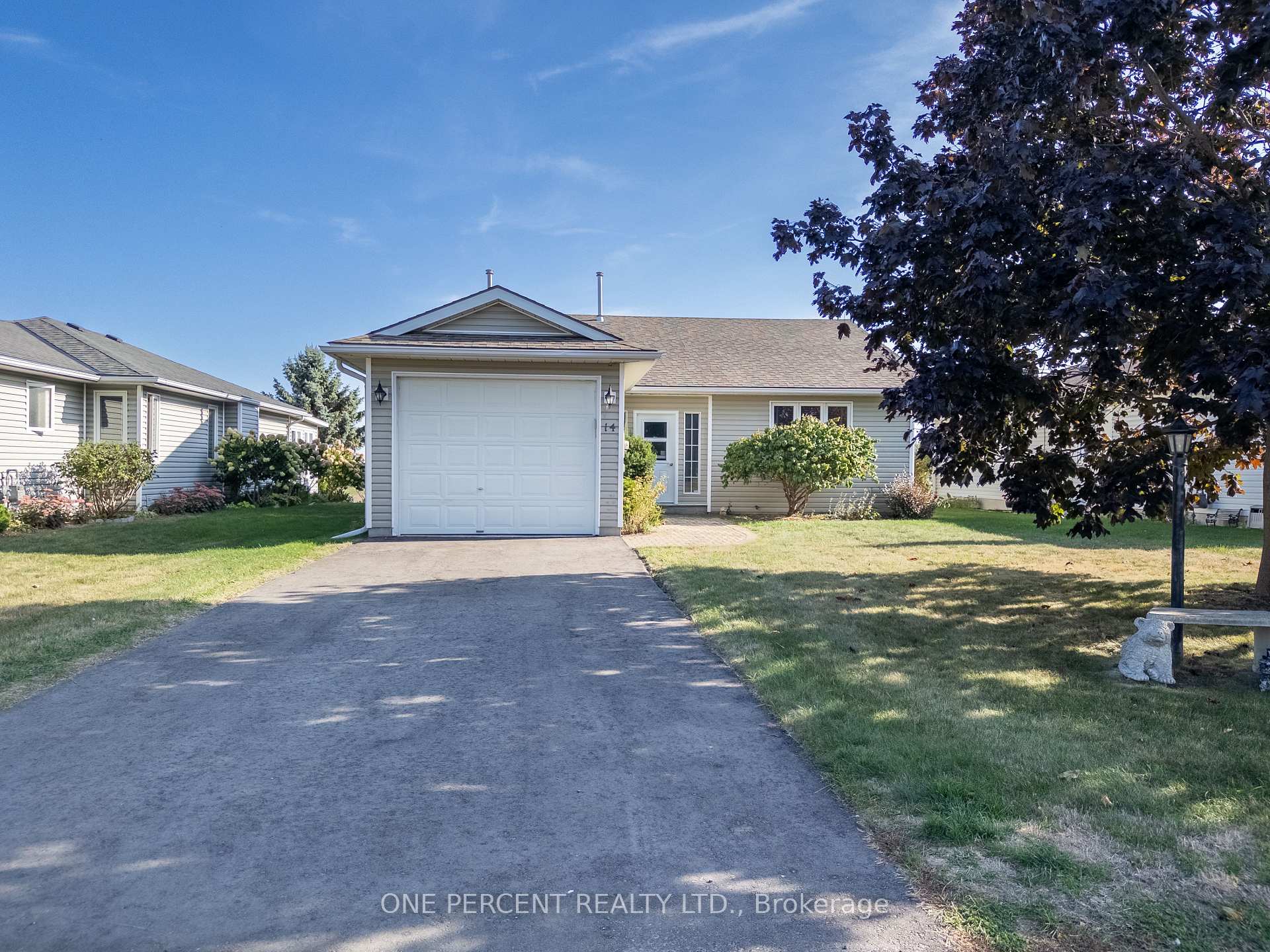 Photo 3 of 14 Elmdale Drive, Prince Edward County, Wellington Ward — HOMEH