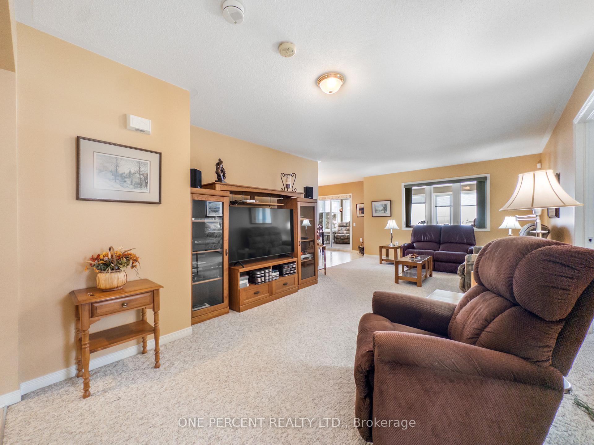 Photo 8 of 14 Elmdale Drive, Prince Edward County, Wellington Ward — HOMEH
