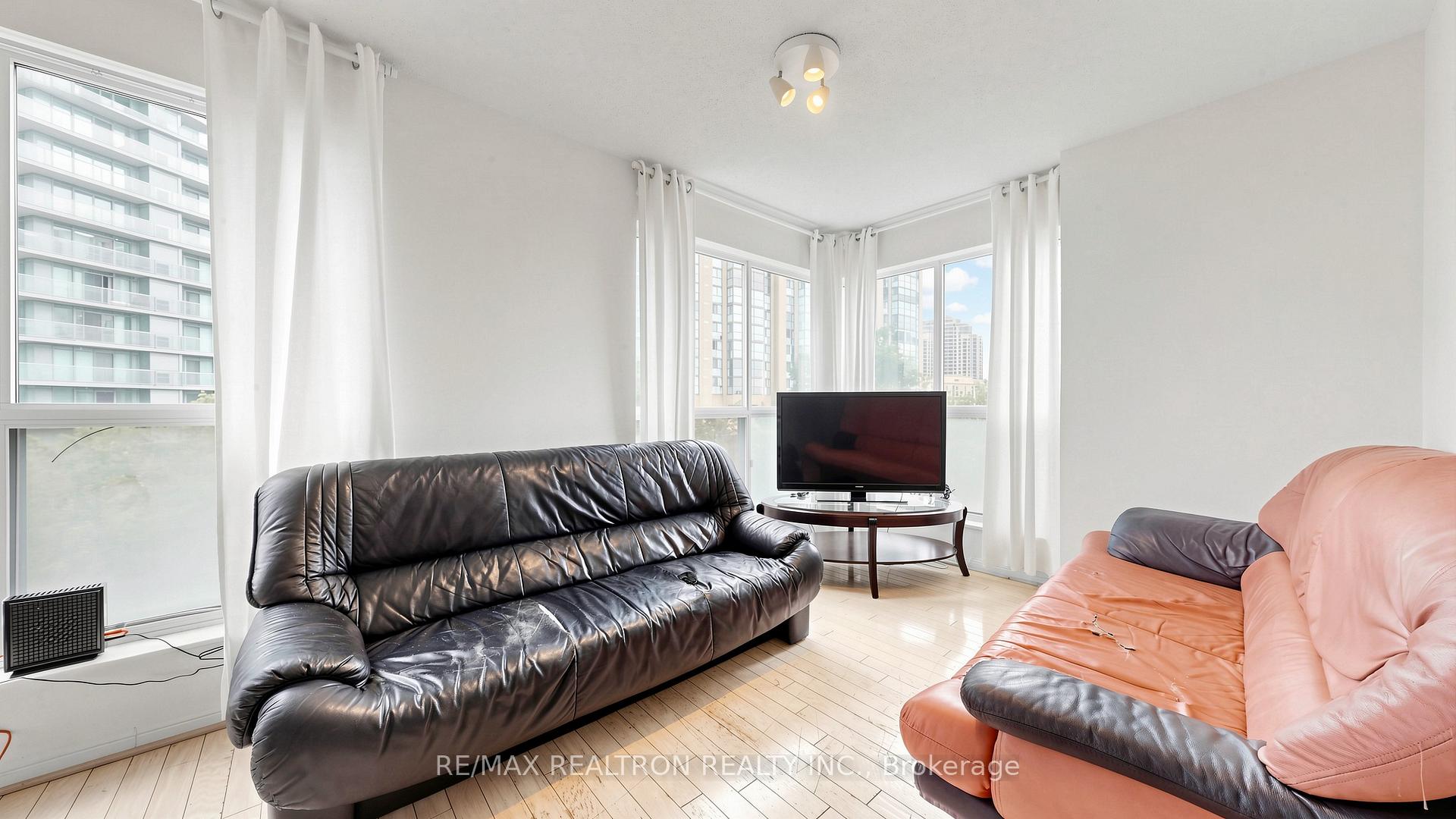Photo 17 of Unit 502, 23 Lorraine Drive, North York, Willowdale West — HOMEH