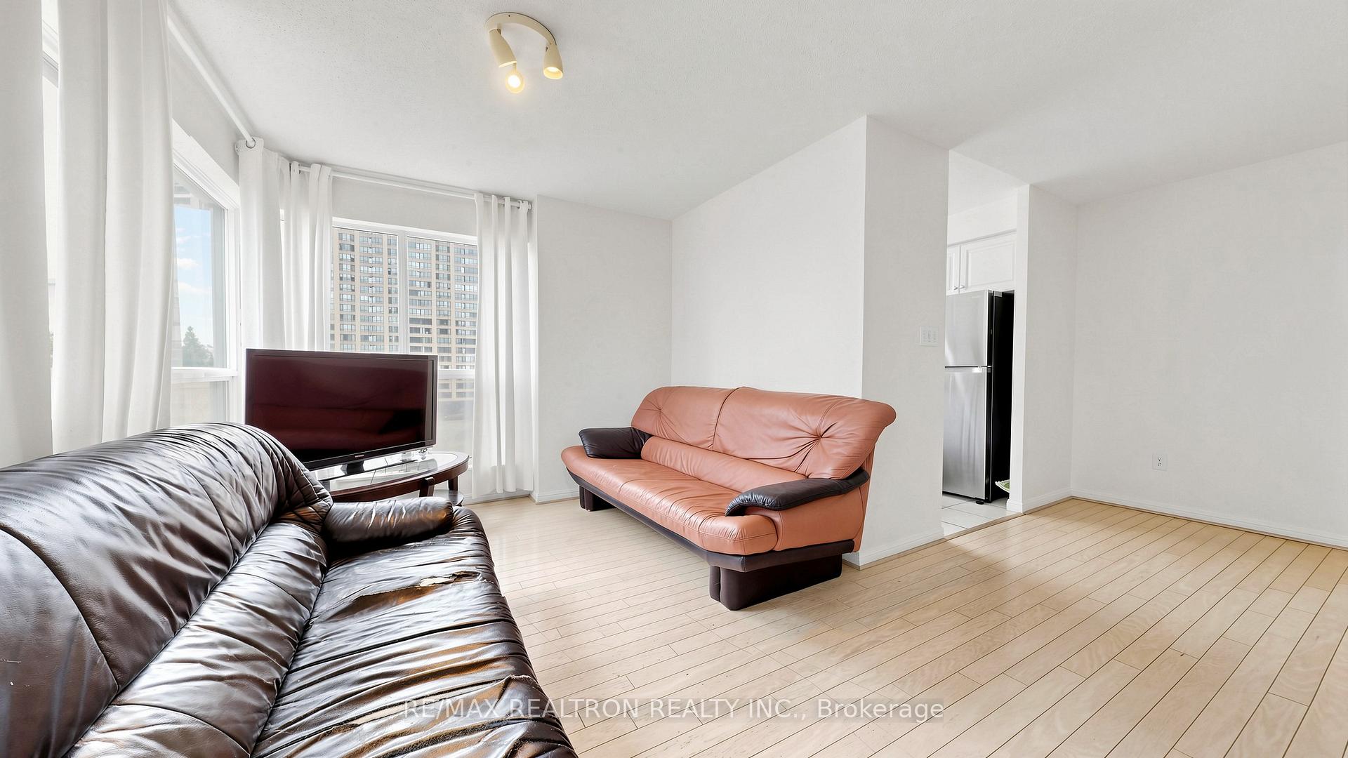 Photo 18 of Unit 502, 23 Lorraine Drive, North York, Willowdale West — HOMEH