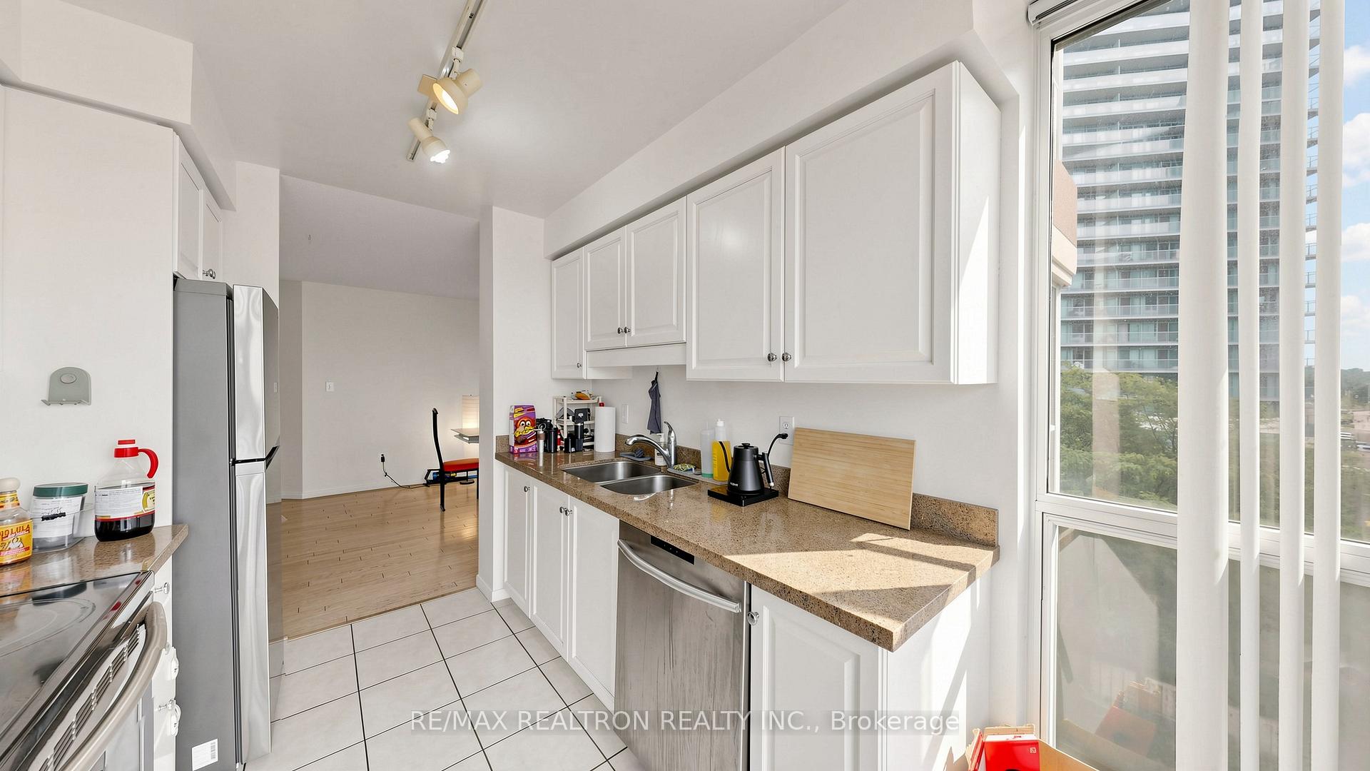 Photo 25 of Unit 502, 23 Lorraine Drive, North York, Willowdale West — HOMEH