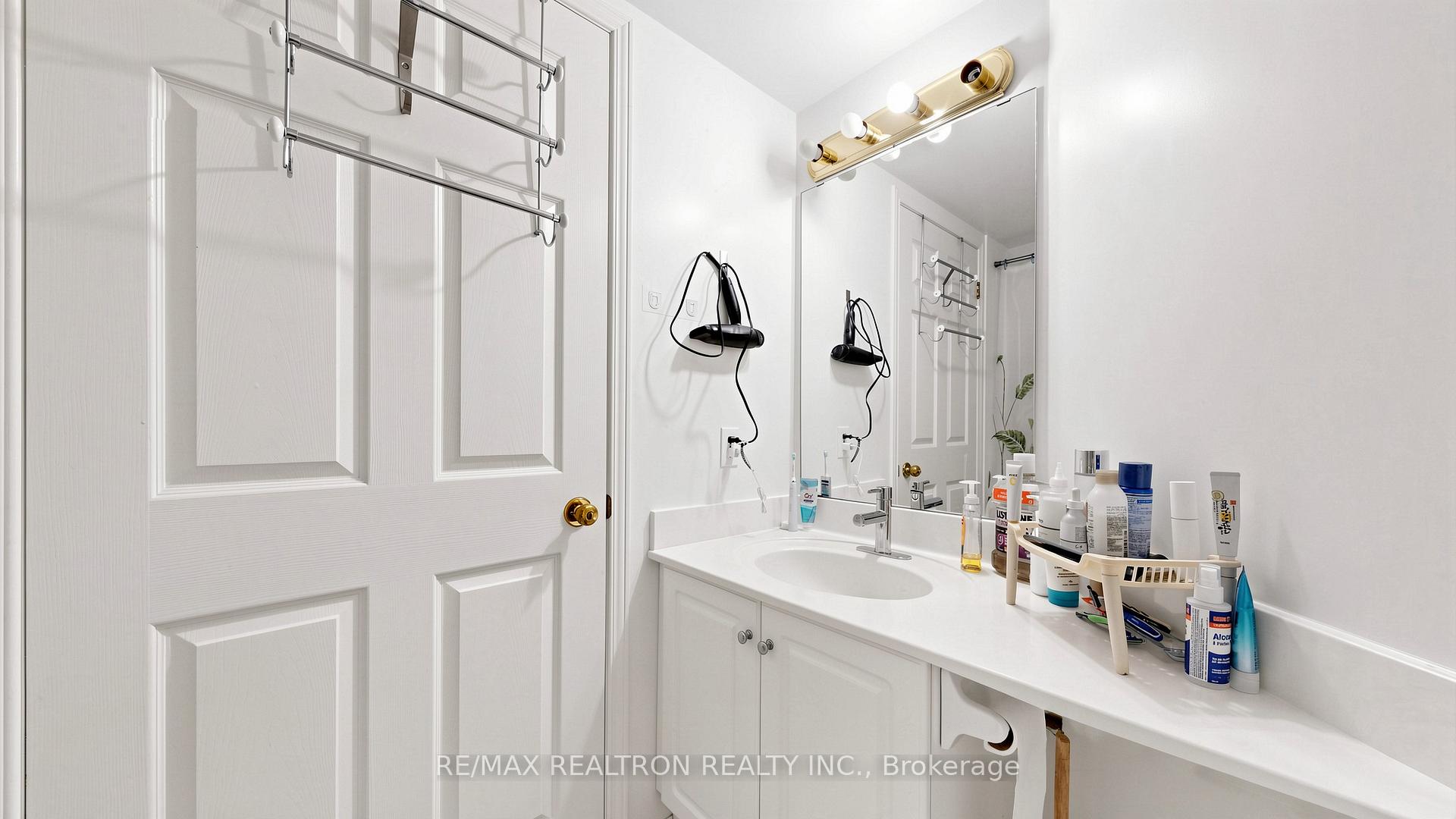 Photo 31 of Unit 502, 23 Lorraine Drive, North York, Willowdale West — HOMEH
