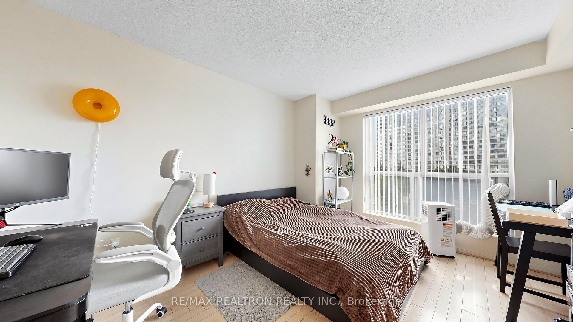 Photo 32 of Unit 502, 23 Lorraine Drive, North York, Willowdale West — HOMEH