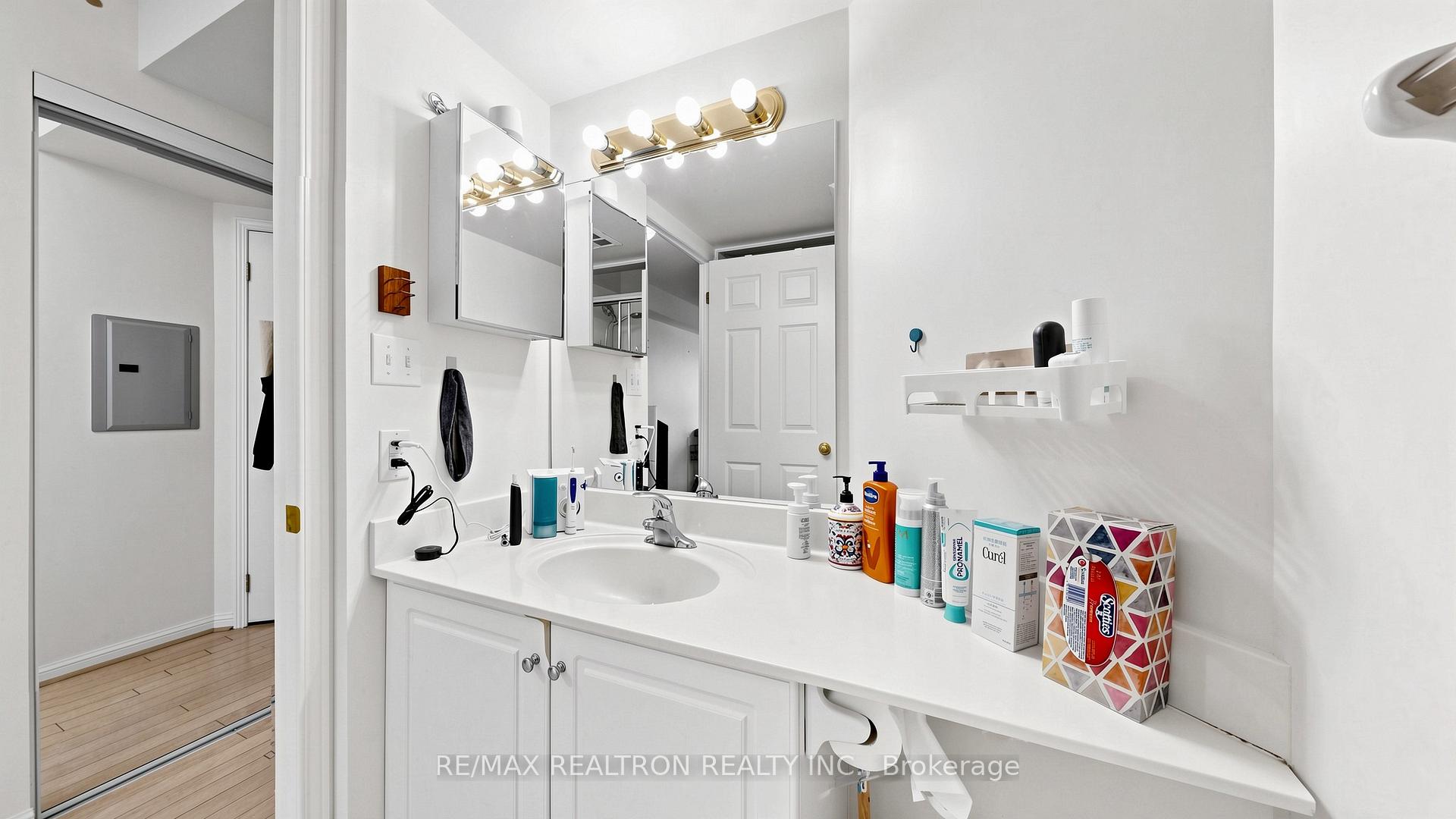 Photo 35 of Unit 502, 23 Lorraine Drive, North York, Willowdale West — HOMEH