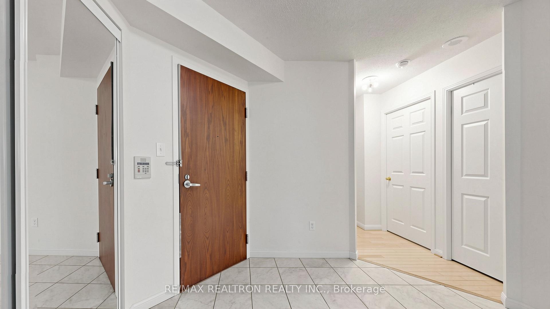 Photo 37 of Unit 502, 23 Lorraine Drive, North York, Willowdale West — HOMEH