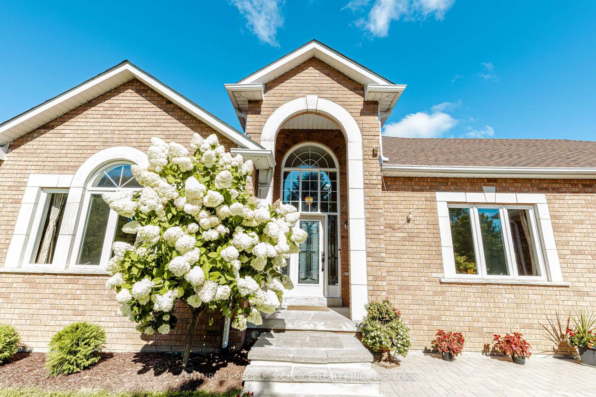 Photo 1 of 44 Deer Ridge Road, Uxbridge, Rural Uxbridge — HOMEH