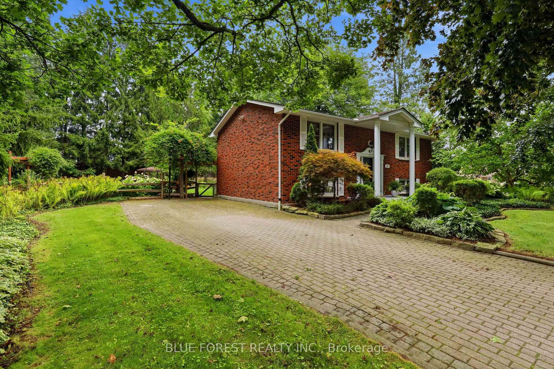 Photo 2 of 111 Arthur Street, Middlesex Centre, Komoka — HOMEH