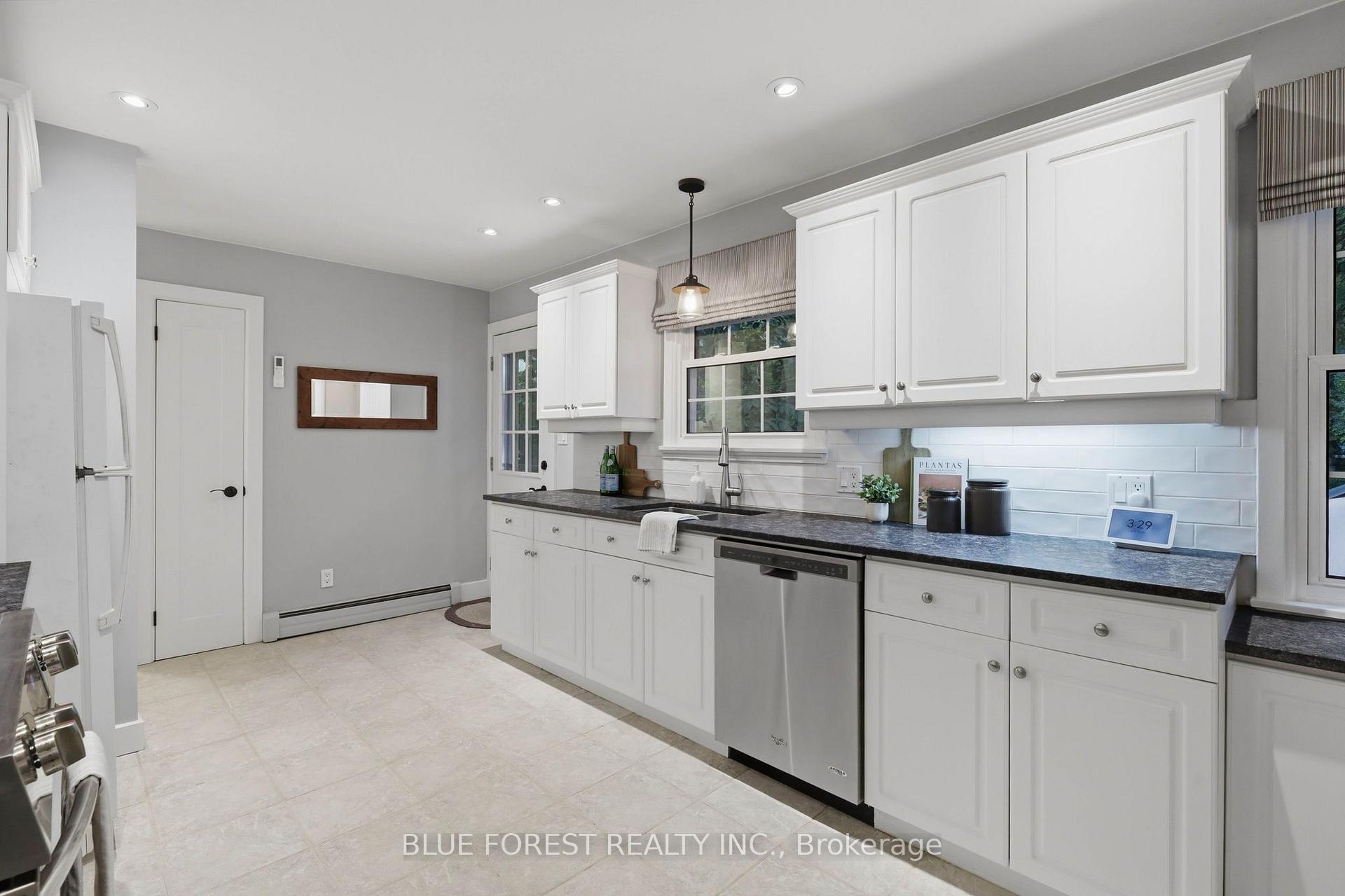 Photo 11 of 111 Arthur Street, Middlesex Centre, Komoka — HOMEH