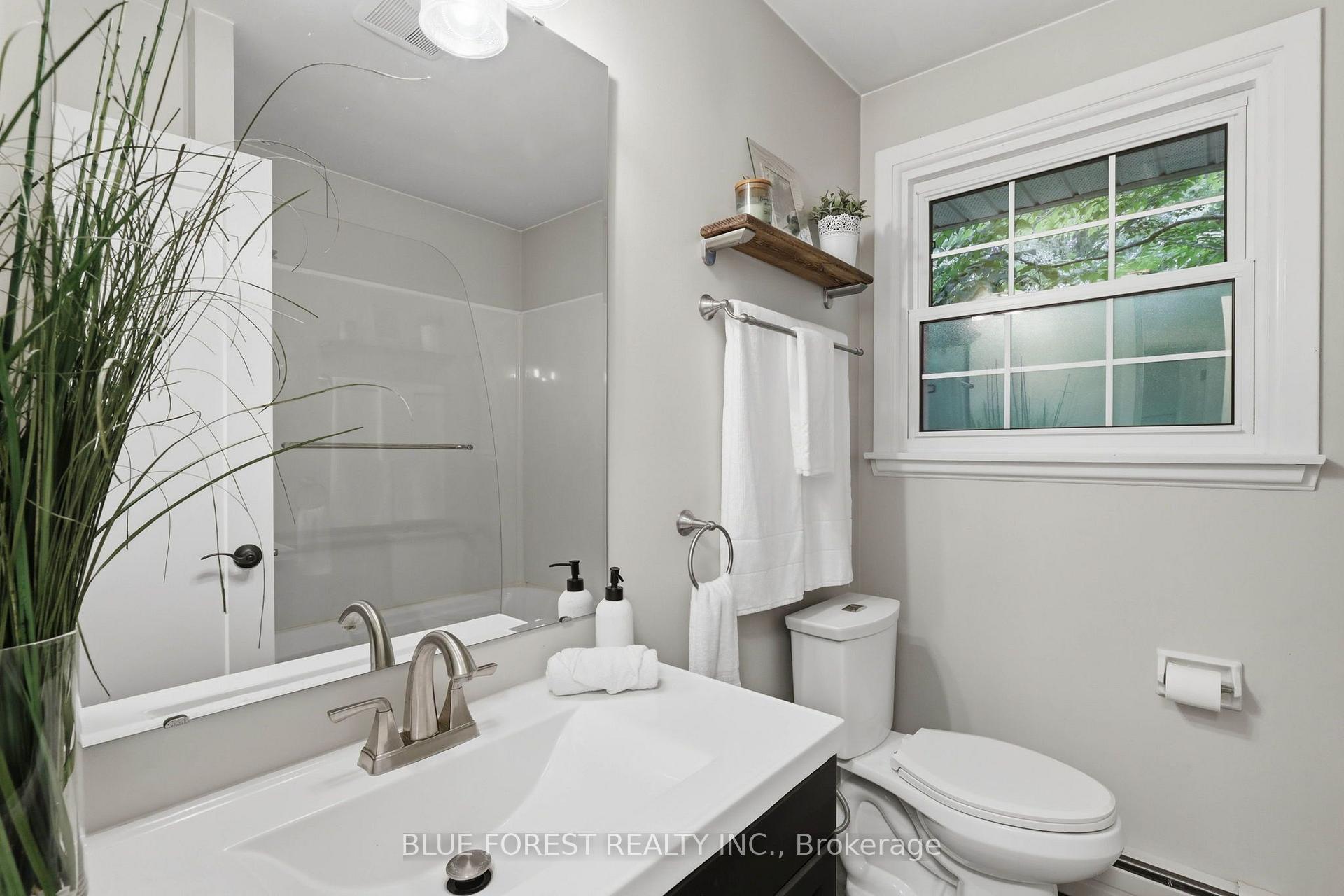 Photo 14 of 111 Arthur Street, Middlesex Centre, Komoka — HOMEH