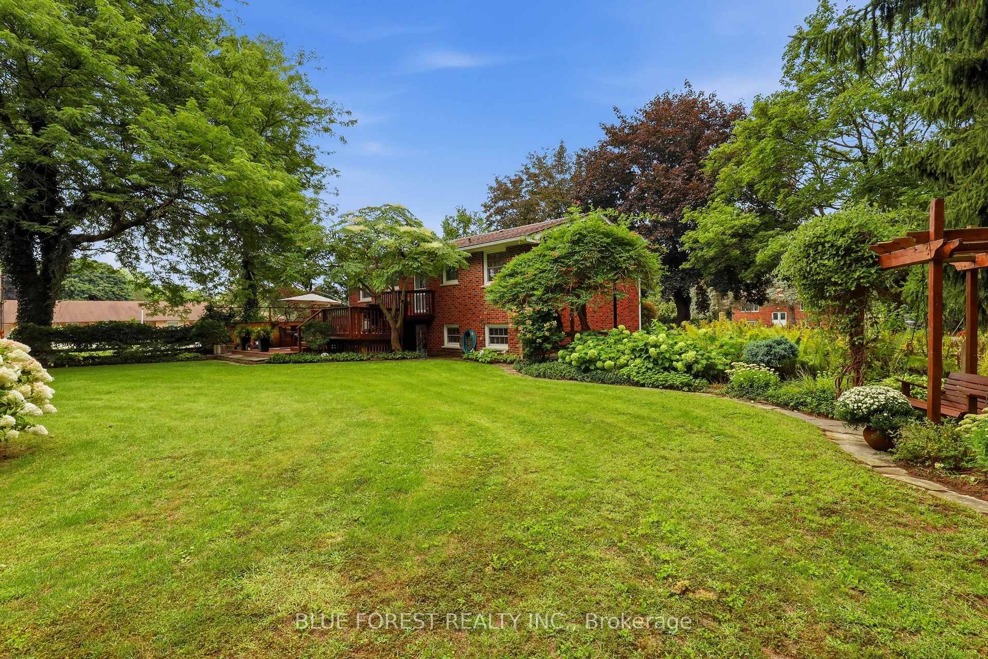 Photo 33 of 111 Arthur Street, Middlesex Centre, Komoka — HOMEH