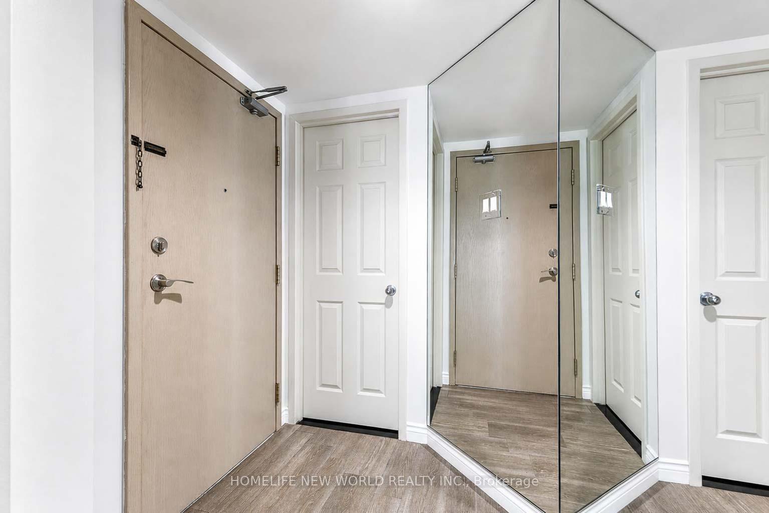 Photo 5 of Unit 1602, 77 Harbour Square, Toronto, Waterfront Communities — HOMEH