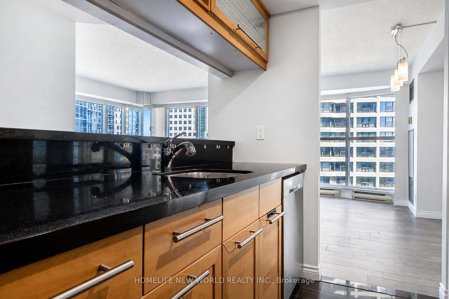 Photo 14 of Unit 1602, 77 Harbour Square, Toronto, Waterfront Communities — HOMEH