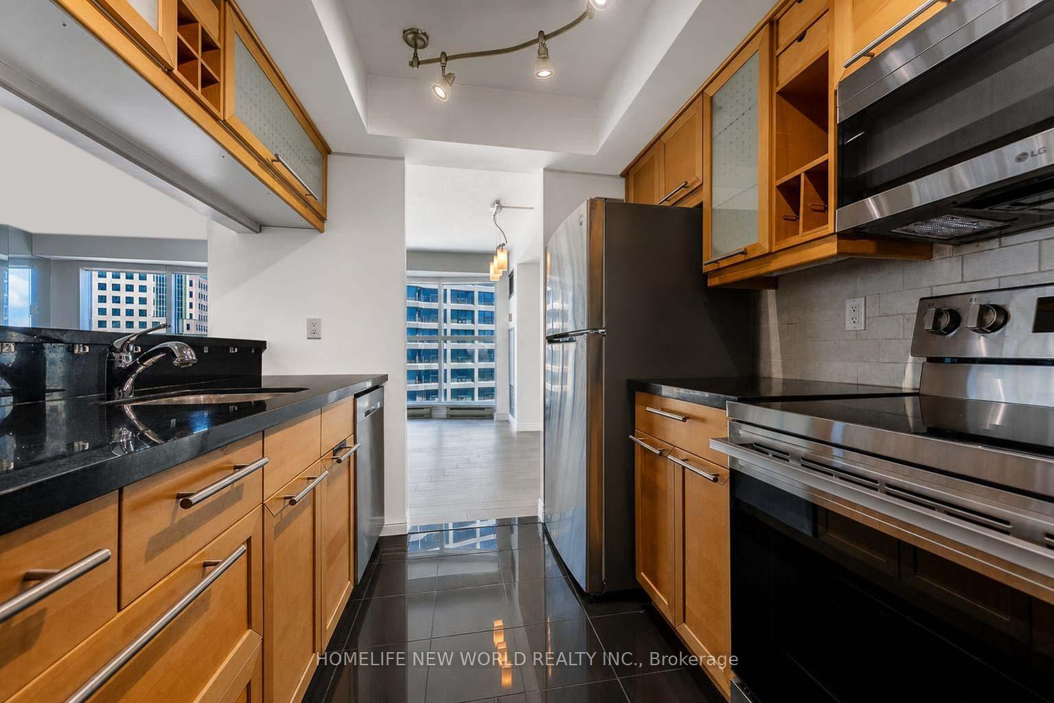 Photo 16 of Unit 1602, 77 Harbour Square, Toronto, Waterfront Communities — HOMEH