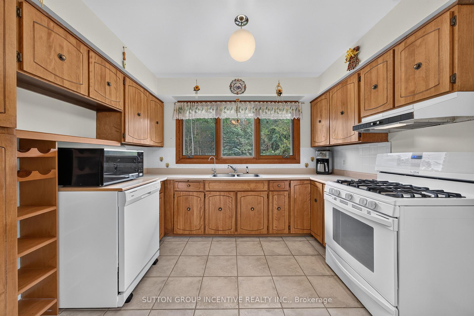Photo 13 of 80 Shirley Avenue, Barrie, Sunnidale — HOMEH