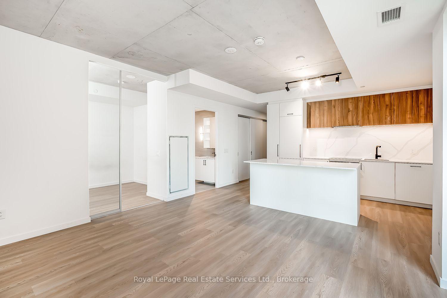 Photo 4 of Unit 431, 689 The Queensway, Etobicoke, Stonegate-Queensway — HOMEH