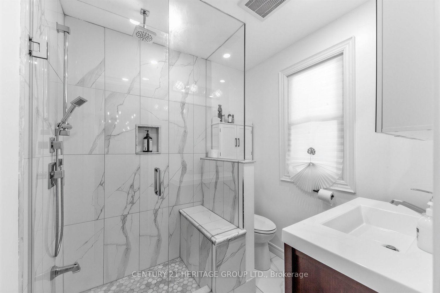Photo 16 of 92 Kennedy Street E, Aurora, Aurora Village — HOMEH