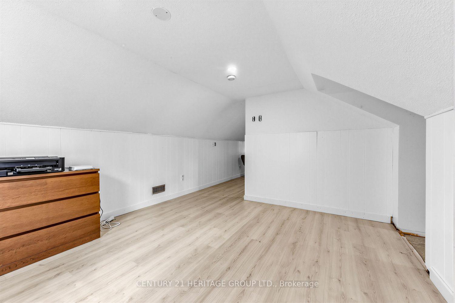 Photo 29 of 92 Kennedy Street E, Aurora, Aurora Village — HOMEH