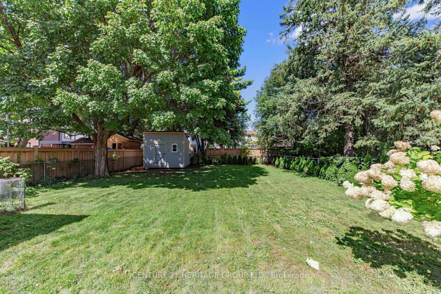 Photo 32 of 92 Kennedy Street E, Aurora, Aurora Village — HOMEH