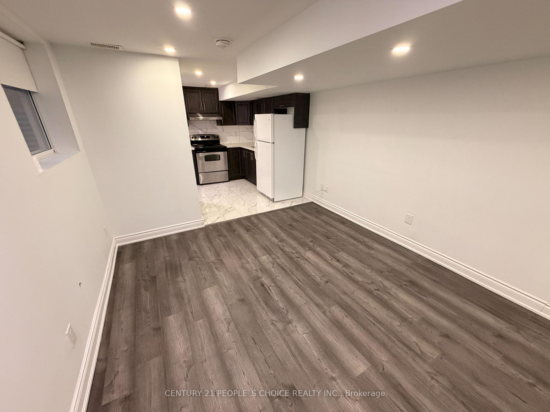 Photo 4 of Unit Unit 2, 36 Allangrove Drive, Brampton, Fletcher's Meadow — HOMEH