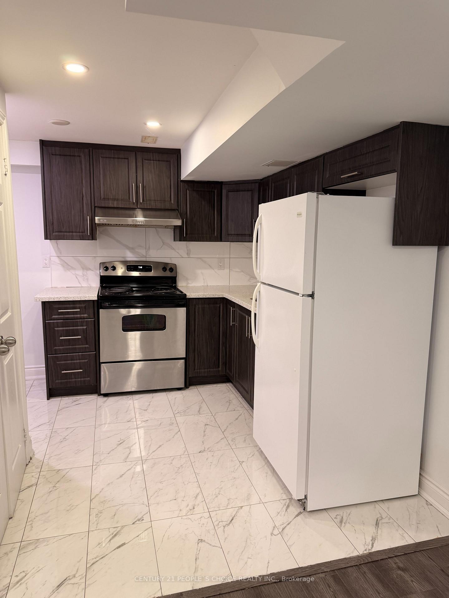 Photo 6 of Unit Unit 2, 36 Allangrove Drive, Brampton, Fletcher's Meadow — HOMEH