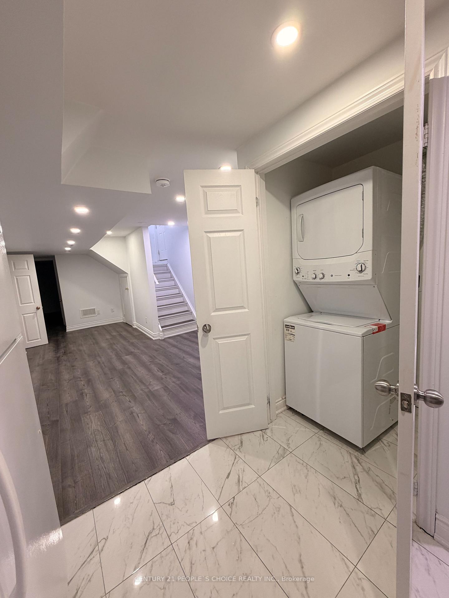 Photo 12 of Unit Unit 2, 36 Allangrove Drive, Brampton, Fletcher's Meadow — HOMEH