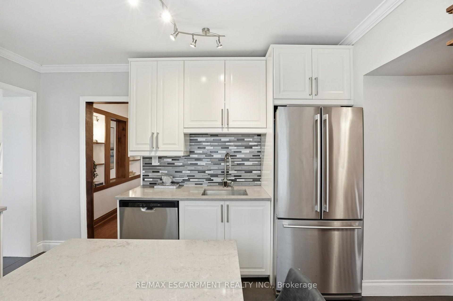 Photo 15 of 230 Beach Boulevard, Hamilton, Hamilton Beach — HOMEH