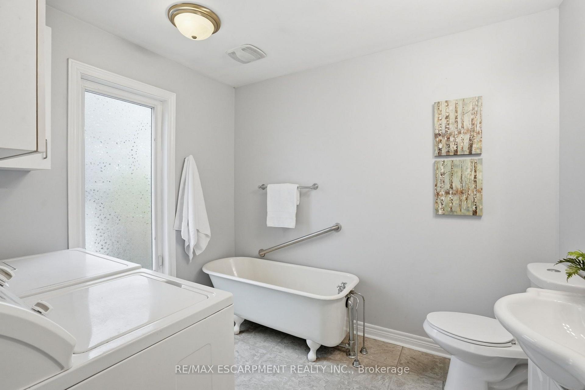 Photo 19 of 230 Beach Boulevard, Hamilton, Hamilton Beach — HOMEH