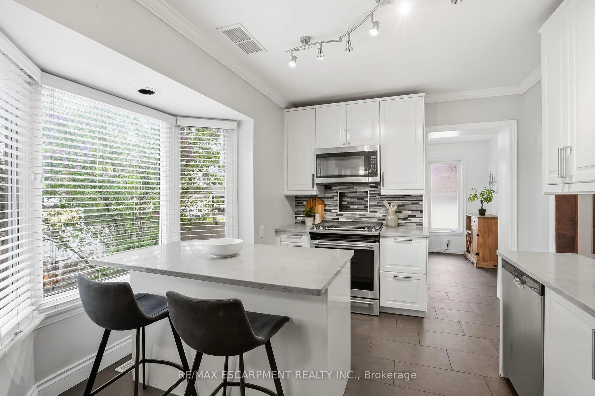 Photo 18 of 230 Beach Boulevard, Hamilton, Hamilton Beach — HOMEH