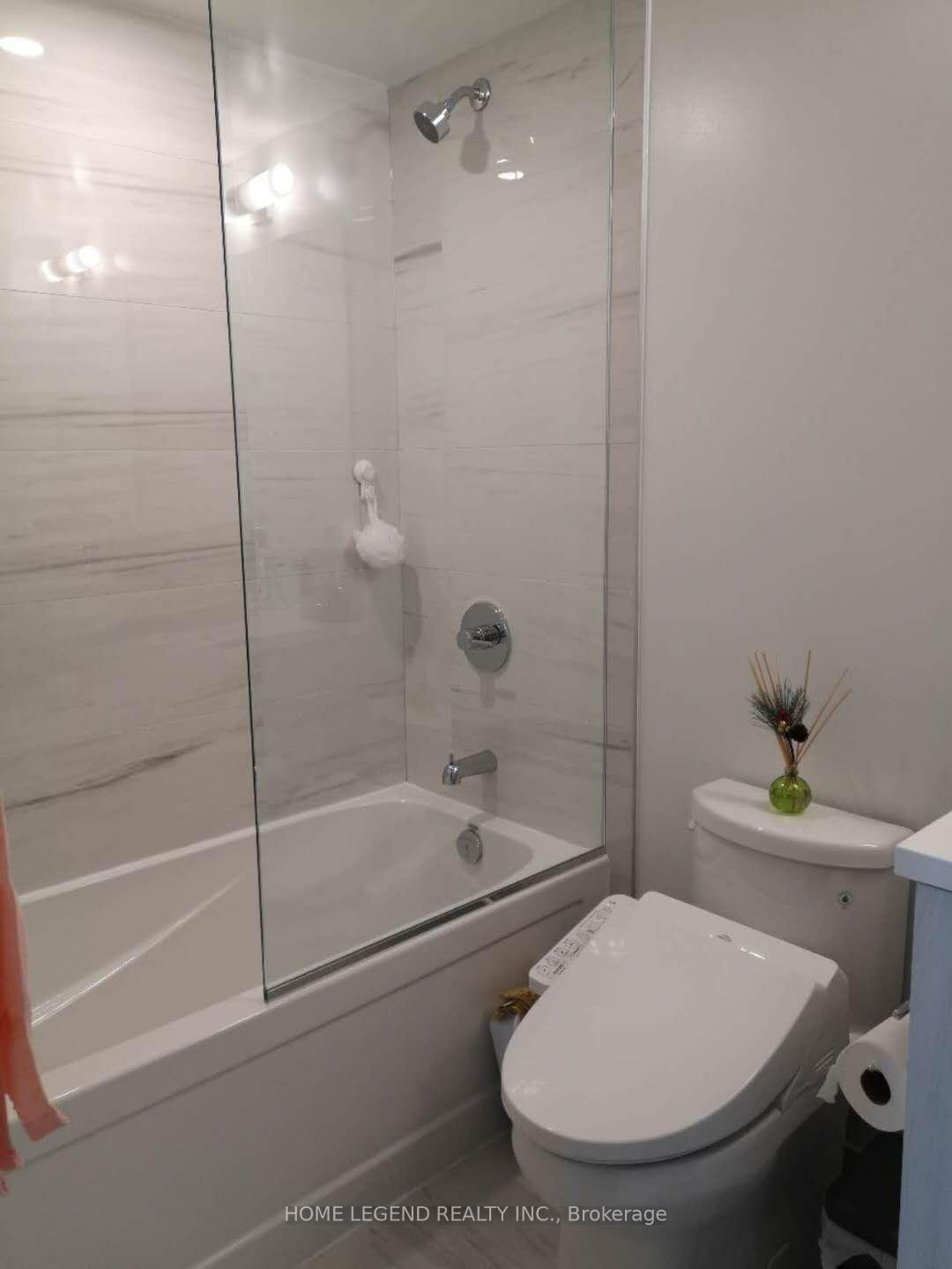 Photo 8 of Unit 3615, 195 Commerce Street, Vaughan, Vaughan Corporate Centre — HOMEH