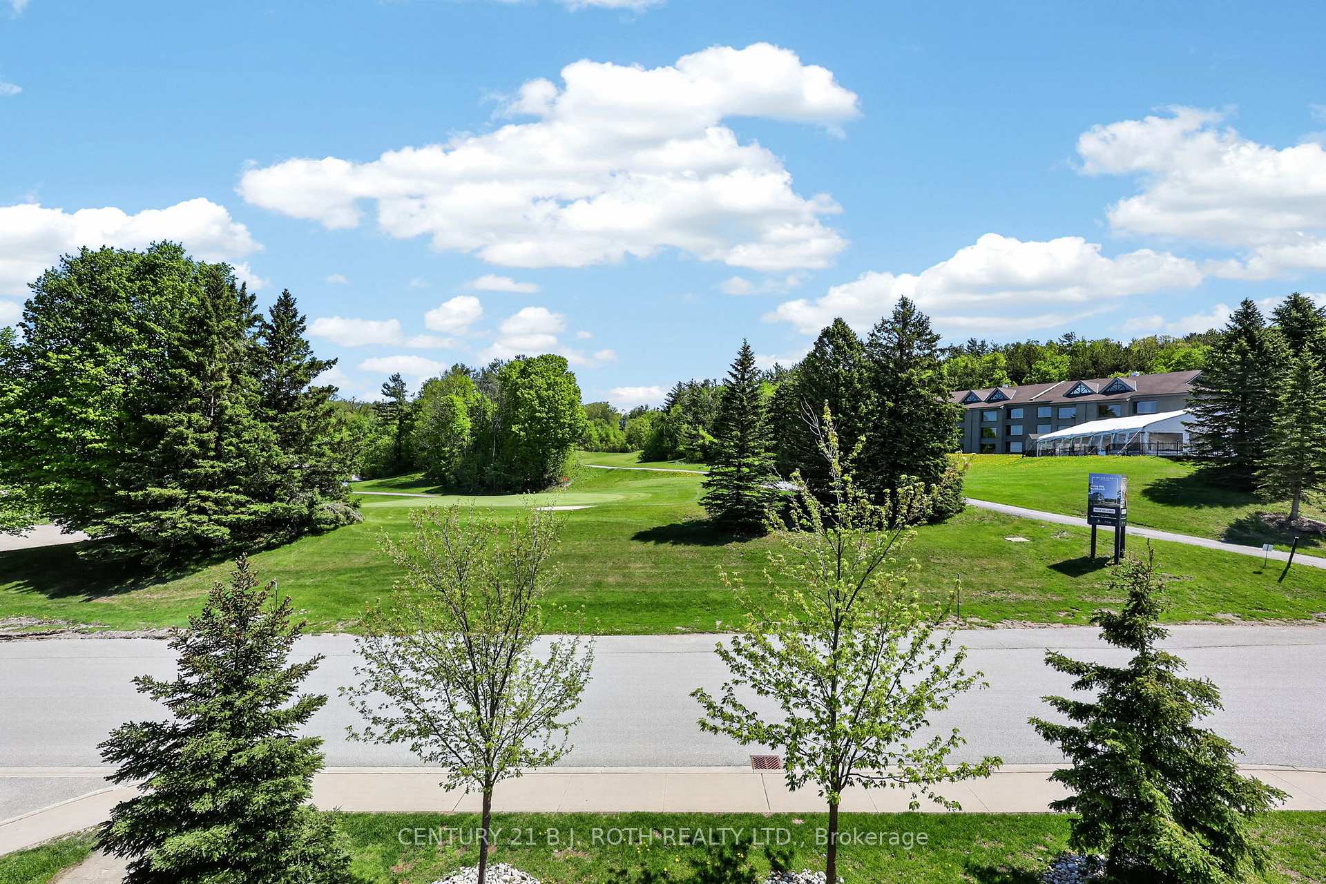 Photo 14 of Unit 310, 40 Horseshoe Boulevard, Oro-Medonte, Horseshoe Valley — HOMEH
